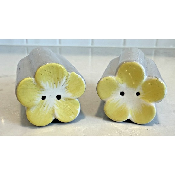 MCM Vintage Weil Ware California‎ Pottery Blossom Yellow Gray Salt Pepper Shaker - Picture 4 of 6